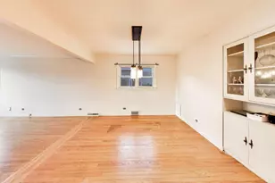 7810 Kilbourn Ave, Skokie, IL 60076 - Photo 7
