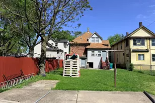 311 S Ottawa Street E, Joliet, IL 60436 - Photo 5