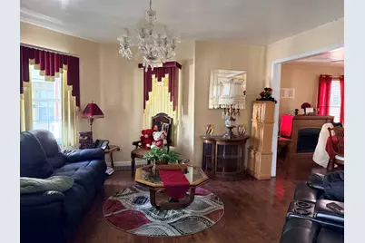 311 S Ottawa Street E, Joliet, IL 60436 - Photo 3