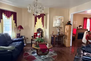 311 S Ottawa Street E, Joliet, IL 60436 - Photo 3