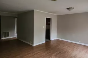 365 Waverly St, Park Forest, IL 60466 - Photo 3