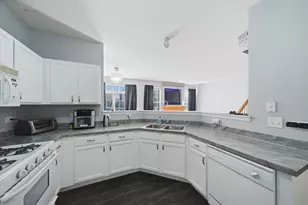 573 N Fox Trl, Round Lake, IL 60073 - Photo 9