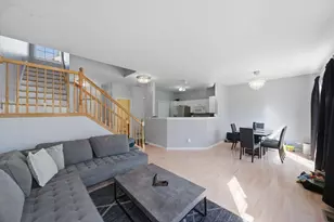 573 N Fox Trl, Round Lake, IL 60073 - Photo 7