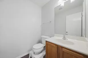 573 N Fox Trl, Round Lake, IL 60073 - Photo 11