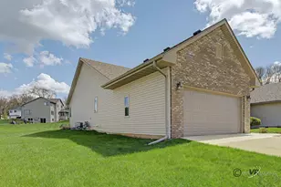 3127 Sandy Pointe Dr, Freeport, IL 61032 - Photo 29