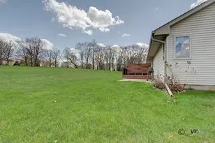 3127 Sandy Pointe Dr, Freeport, IL 61032 - Photo 25
