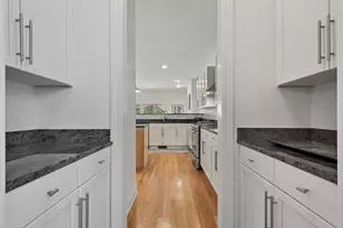 5725 N Jersey Ave, Chicago, IL 60659 - Photo 11