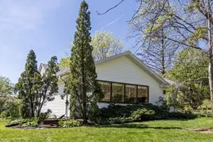 11S104 Jackson St, Burr Ridge, IL 60527 - Photo 3