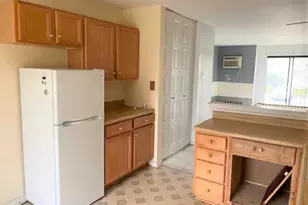 200 Dunteman Dr, Glendale Heights, IL 60139 - Photo 5