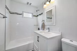 211 S Michigan Ave, Bradley, IL 60915 - Photo 9
