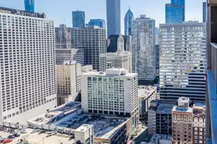10 E Ontario St, Chicago, IL 60611 - Photo 11