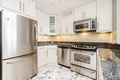 10 E Ontario Street #3701, Chicago, IL 60611 - Photo 13