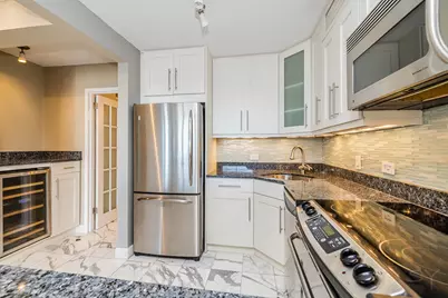 10 E Ontario Street #3701, Chicago, IL 60611 - Photo 15
