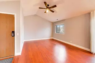 10 Waterbury Ln, Schaumburg, IL 60193 - Photo 5