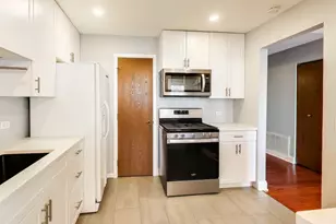10 Waterbury Ln, Schaumburg, IL 60193 - Photo 13