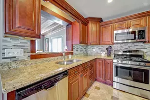 615 N Prospect Manor Ave, Mount Prospect, IL 60056 - Photo 7