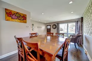 615 N Prospect Manor Ave, Mount Prospect, IL 60056 - Photo 5