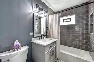615 N Prospect Manor Ave, Mount Prospect, IL 60056 - Photo 13