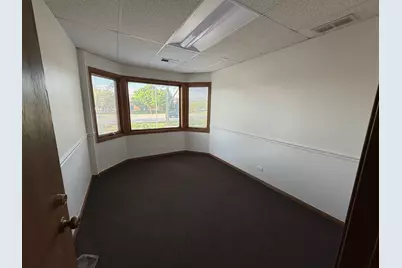655 Rockland Road, Lake Bluff, IL 60044 - Photo 5