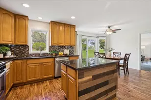 17723 W Dawn Ct, Gurnee, IL 60031 - Photo 7