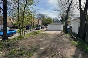 6561 N Seeley Ave, Chicago, IL 60645 - Photo 1