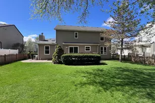 340 Greenview Dr, Crystal Lake, IL 60014 - Photo 5