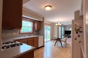 340 Greenview Dr, Crystal Lake, IL 60014 - Photo 17