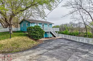 2469 N 41st Rd, Sheridan, IL 60551 - Photo 3