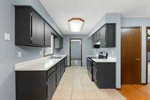 1606 Carlisle Ln, Dekalb, IL 60115 - Photo 9
