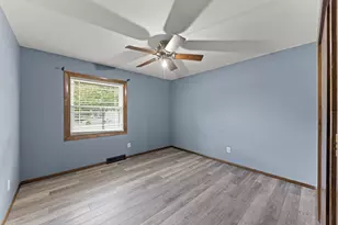 1606 Carlisle Ln, Dekalb, IL 60115 - Photo 15