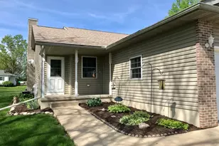 307 W Hudson St, Princeton, IL 61356 - Photo 3