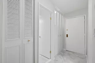 1475 Rebecca Dr, Hoffman Estates, IL 60169 - Photo 7