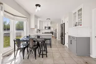 340 White Hall Terrace, Bloomingdale, IL 60108 - Photo 9