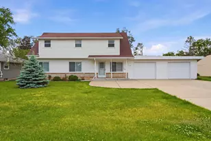 216 Bunn Dr, Rockton, IL 61072 - Photo 1