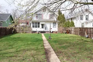 2011 Latham St, Rockford, IL 61103 - Photo 5