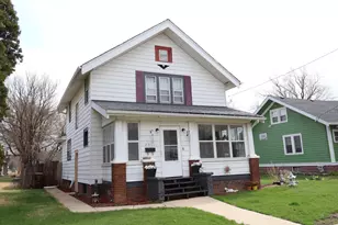2011 Latham St, Rockford, IL 61103 - Photo 3