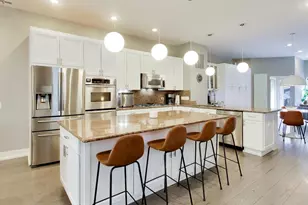 2241 W Melrose St, Chicago, IL 60618 - Photo 7