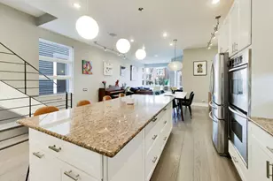 2241 W Melrose St, Chicago, IL 60618 - Photo 9
