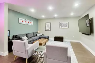 2241 W Melrose St, Chicago, IL 60618 - Photo 31
