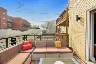2241 W Melrose St, Chicago, IL 60618 - Photo 43