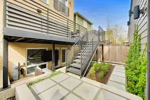 2241 W Melrose St, Chicago, IL 60618 - Photo 47