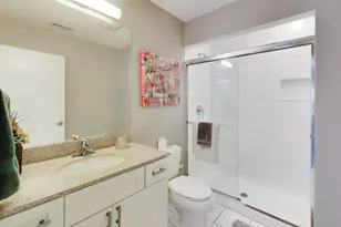 2241 W Melrose St, Chicago, IL 60618 - Photo 37