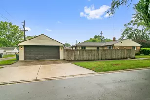 17303 Chicago Ave, Lansing, IL 60438 - Photo 5