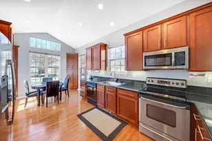 1713 Astor Ave, Oakbrook Terrace, IL 60181 - Photo 7