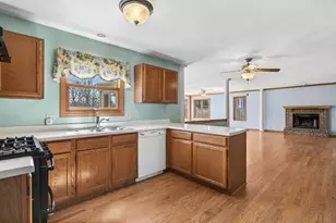 5573 Barnwood Dr, Gurnee, IL 60031 - Photo 5