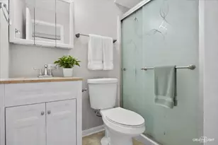 1102 Southbridge Ln, Schaumburg, IL 60194 - Photo 9