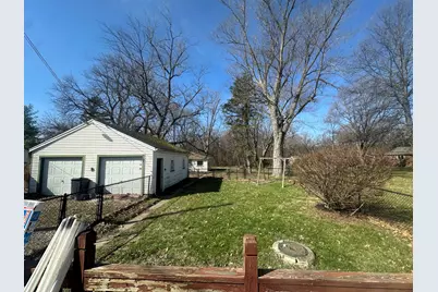 2404 Springfield Road, East Peoria, IL 61611 - Photo 3