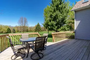 2302 Cairnwell Dr, Belvidere, IL 61008 - Photo 9
