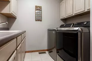 2302 Cairnwell Dr, Belvidere, IL 61008 - Photo 29