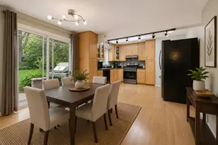 1635 Dun Lo Dr, Arlington Heights, IL 60004 - Photo 7